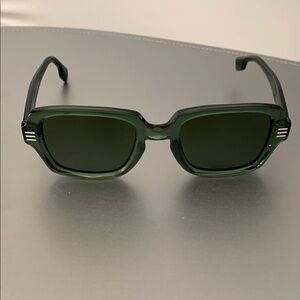 Stylish Green Square Sunglasses